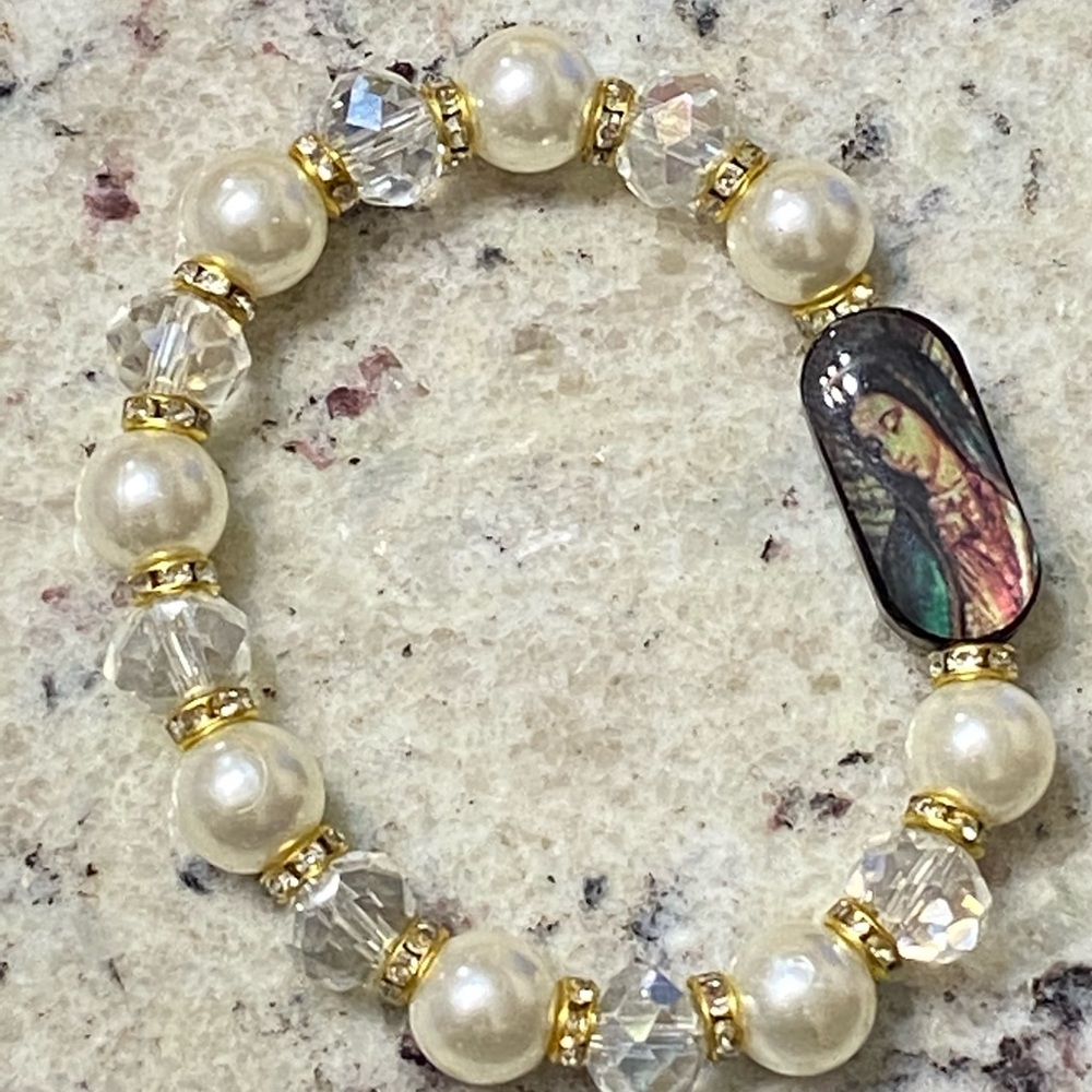 ✨🌸✨Guadalupe Mother Mary Pearl Bracelet Bead